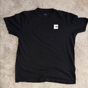 The North Face tee sz L
